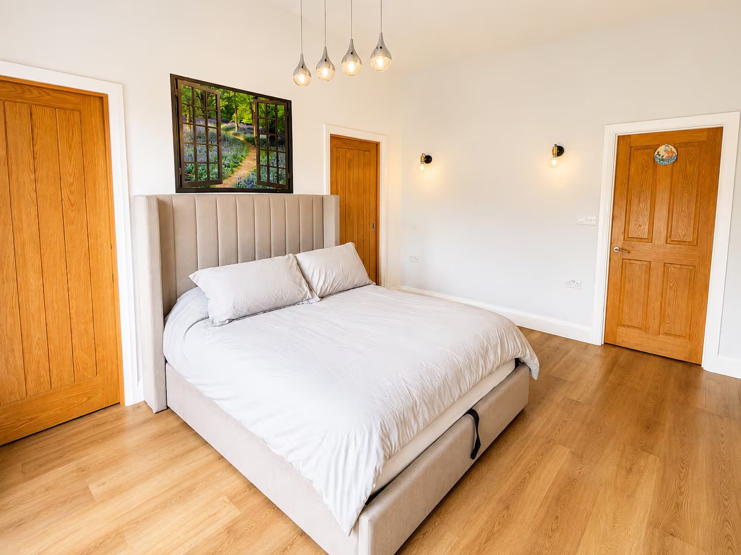 Bright bedroom with oak doors